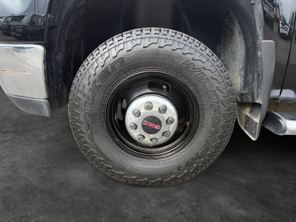 Used 2007 GMC Sierra 3500 SLT w/ Entertainment Package AWD/4WD image 5