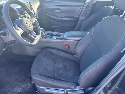 Used 2025 Nissan Sentra S image 10