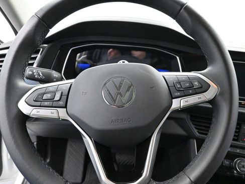 Used 2023 Volkswagen Jetta SE image 17