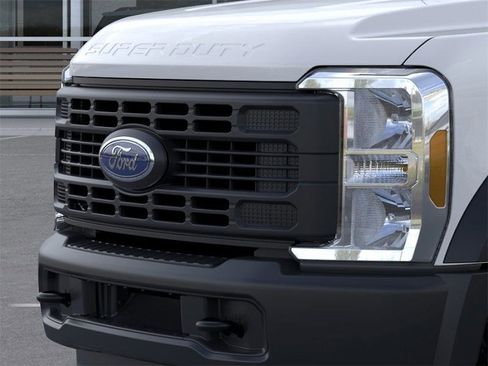 New 2025 Ford F550 4x4 Crew Cab image 17