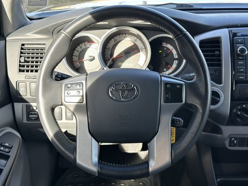Used 2013 Toyota Tacoma 4x4 Double Cab image 38