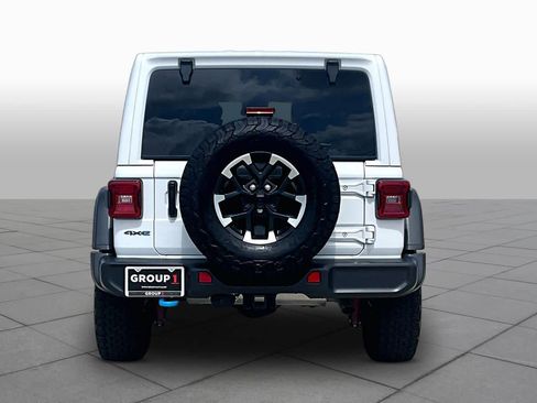 Used 2024 Jeep Wrangler Unlimited Rubicon 4xe w/ Convenience Group AWD/4WD image 4