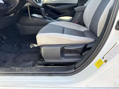 Used 2024 Toyota Corolla LE image 18