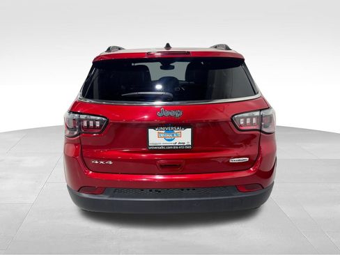 Used 2025 Jeep Compass Latitude w/ Sun & Sound Group AWD/4WD image 25
