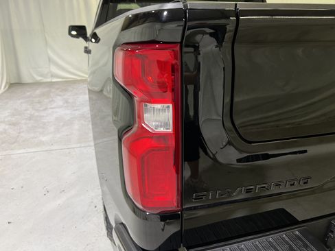 Used 2025 Chevrolet Silverado 1500 High Country w/ Midnight Edition AWD/4WD image 10