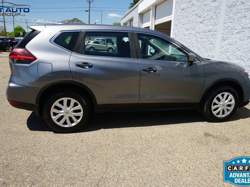 Used 2018 Nissan Rogue S AWD/4WD image 12