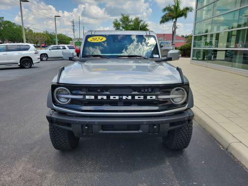 Used 2024 Ford Bronco Outer Banks w/ Sasquatch Package image 2