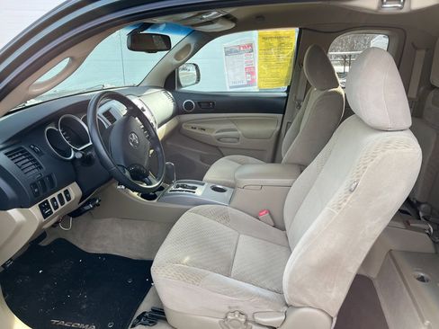 Used 2011 Toyota Tacoma 4x4 Access Cab V6 image 6