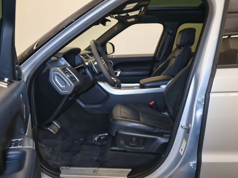 Used 2020 Land Rover Range Rover Sport HST image 15