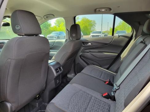 Used 2022 Chevrolet Equinox LT w/ LPO, Floor Liner Package FWD image 25