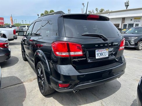 Used 2018 Dodge Journey SXT w/ Connectivity Group FWD image 16