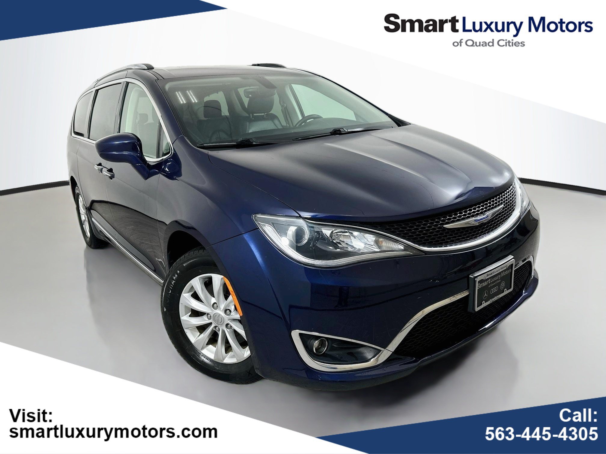 Used 2018 Chrysler Pacifica Touring-L Plus FWD image 1