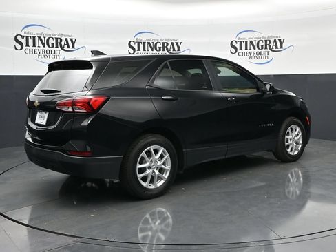 Used 2023 Chevrolet Equinox LS FWD image 9