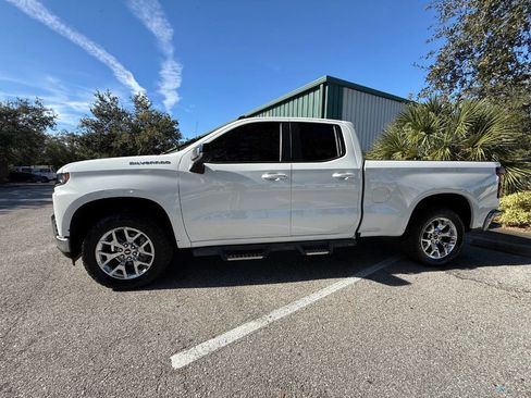 Used 2020 Chevrolet Silverado 1500 LT w/ LT Value Package image 11