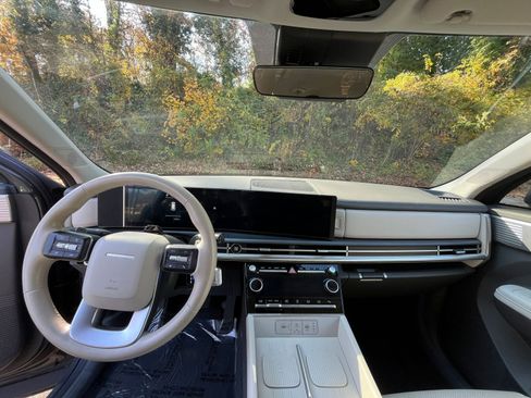 Used 2025 Hyundai Santa Fe SEL image 29