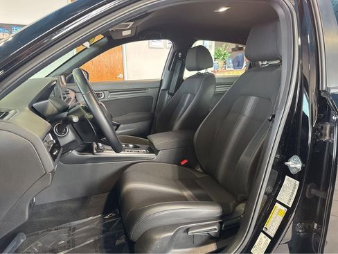 Used 2025 Honda Civic Sport image 4