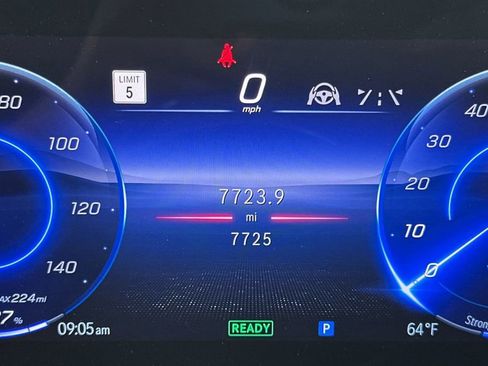Certified 2025 Mercedes-Benz EQB 250+ image 33