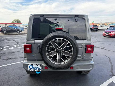 Used 2023 Jeep Wrangler Unlimited Sahara AWD/4WD image 6