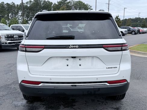 Used 2023 Jeep Grand Cherokee Limited RWD image 8