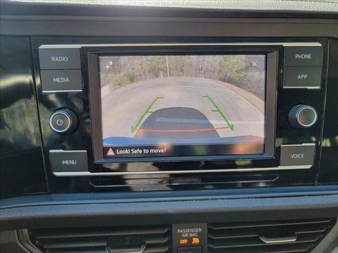 Used 2023 Volkswagen Jetta SE w/ Panoramic Sunroof Package image 21