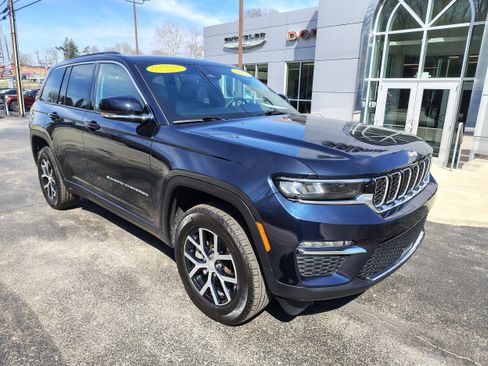 Certified 2024 Jeep Grand Cherokee Limited image 2