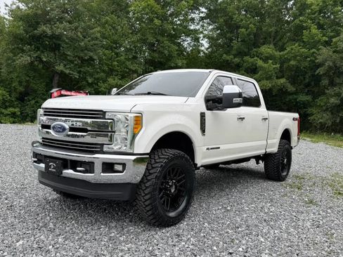 Used 2017 Ford F250 Lariat w/ Lariat Ultimate Package AWD/4WD image 3
