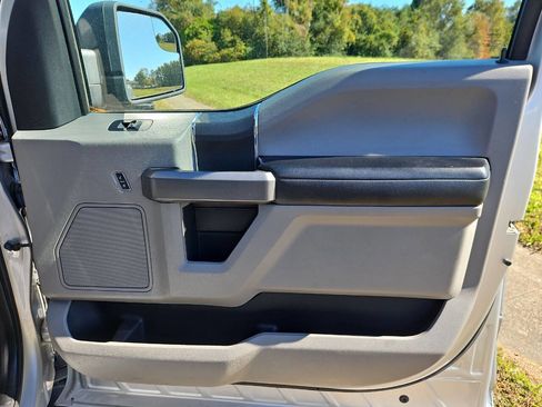 Used 2015 Ford F150 XLT w/ Trailer Tow Package image 16