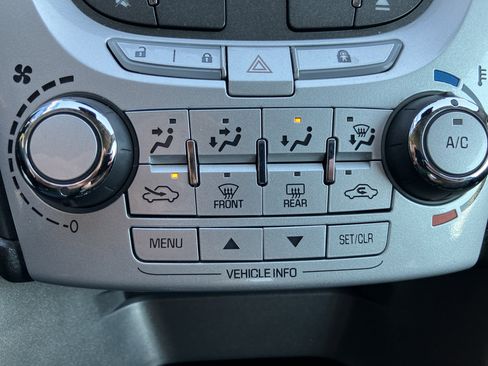 Used 2013 Chevrolet Equinox LT image 24