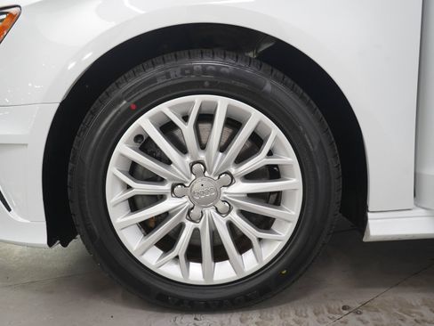 Used 2016 Audi A3 e-tron Premium w/ Audi MMI Navigation Plus FWD image 29