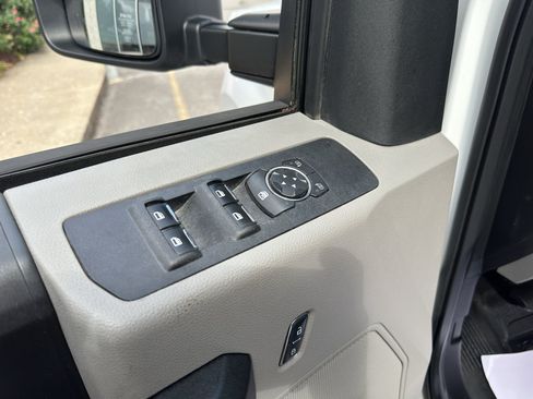 Used 2017 Ford F250 XL w/ Power Equipment Group RWD image 18