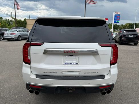 Used 2021 GMC Yukon XL Denali w/ Denali Premium Package AWD/4WD image 4