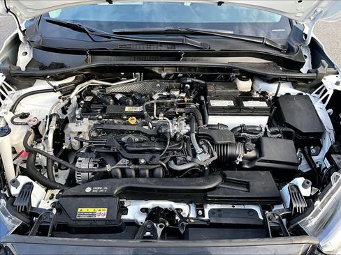 Certified 2024 Toyota Corolla Cross L image 29