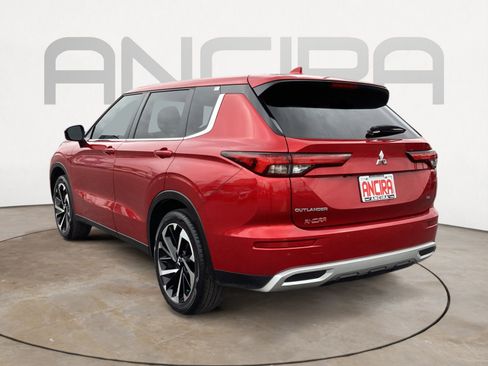 Used 2022 Mitsubishi Outlander SE image 12