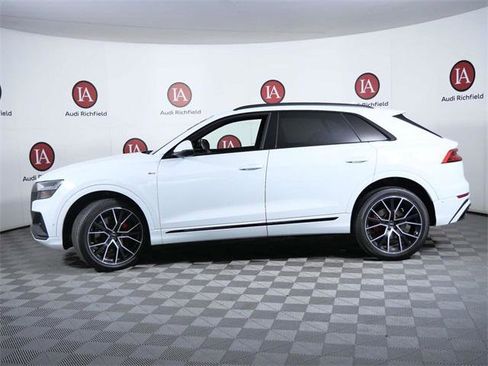 Used 2021 Audi Q8 Premium Plus w/ Premium Plus Package image 5