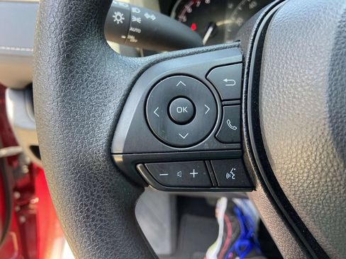 Used 2025 Toyota RAV4 XLE w/ Convenience Package FWD image 31