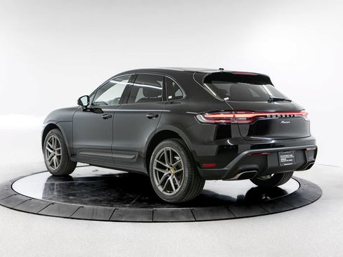 Used 2022 Porsche Macan AWD/4WD image 3