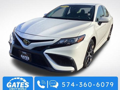 Used 2024 Toyota Camry SE image 5