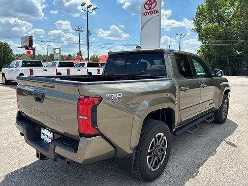 Used 2024 Toyota Tacoma TRD Sport w/ TRD Sport Upgrade Package AWD/4WD image 6
