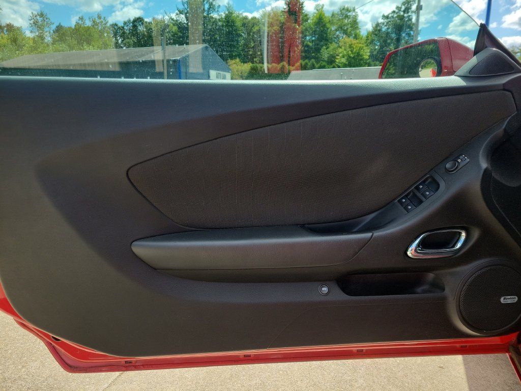 Used 2011 Chevrolet Camaro LT RWD image 11