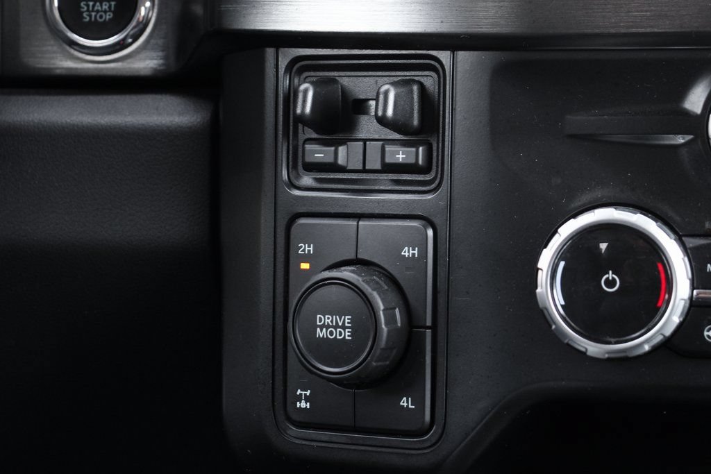 Used 2023 Ford F250 Lariat w/ Black Appearance Package AWD/4WD image 33