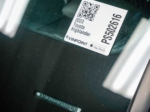 Certified 2023 Toyota Highlander LE image 30