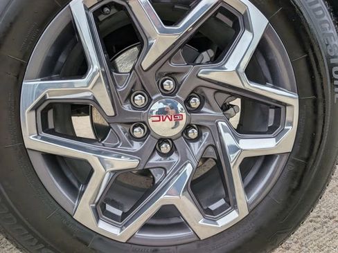 Certified 2025 GMC Sierra 1500 SLT AWD/4WD image 7