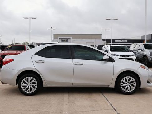 Used 2019 Toyota Corolla LE image 8