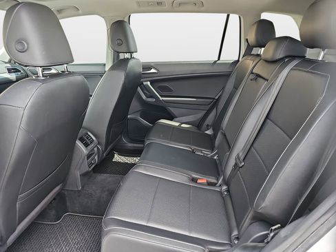 Used 2020 Volkswagen Tiguan SE AWD/4WD image 20