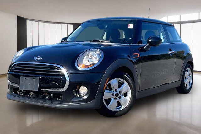 Used 2018 MINI Cooper 2-Door Hardtop FWD image 1