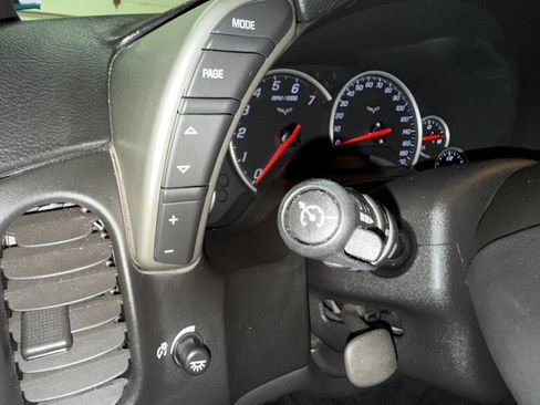 Used 2005 Chevrolet Corvette Coupe w/ Preferred Equipment Group image 17