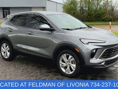 Certified 2025 Buick Encore GX Preferred FWD image 2
