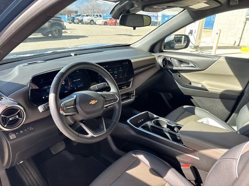 Used 2025 Chevrolet Equinox LT w/ Convenience Package II image 10