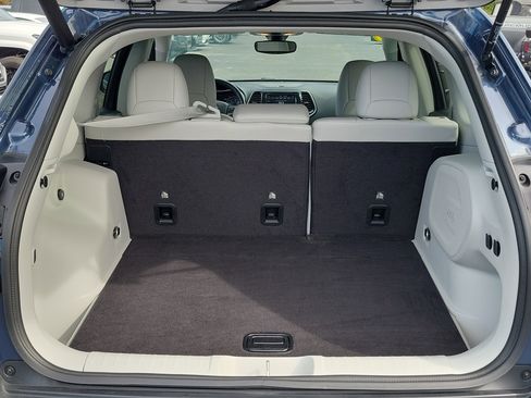 Used 2020 Jeep Cherokee Limited image 12