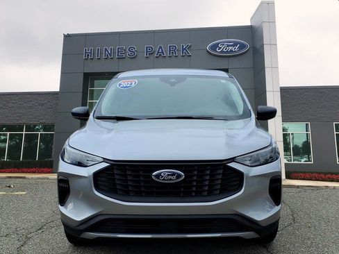 Used 2023 Ford Escape FWD image 2